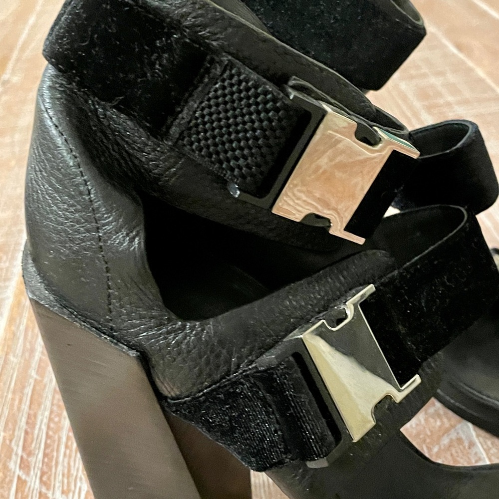 Manning Cartell Transformer Buckle strap block Heels - Picture 12 of 15